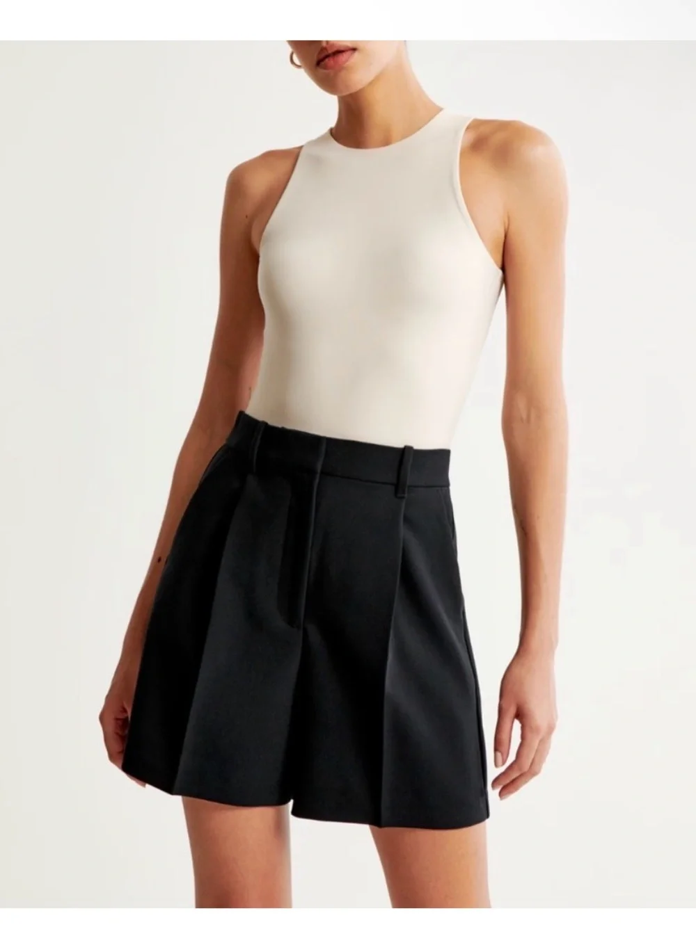 Abercrombie Tailored High-Waist Women's Shorts in Beige